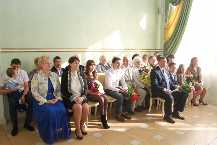 22 августа 2015 года во Дворце торжеств отпраздновали свой золотой юбилей супруги Агаревы, Валентин Николаевич и  Людмила Александровна