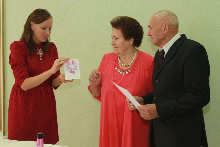 22 августа 2015 года во Дворце торжеств отпраздновали свой золотой юбилей супруги Агаревы, Валентин Николаевич и  Людмила Александровна