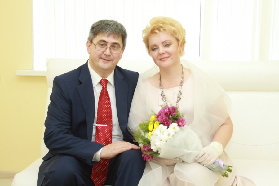 8 сентября 2015 года во Дворце торжеств отметили свой серебряный юбилей супруги Мирзояновы, Рэгат Хамитович и Светлана Алексеевна