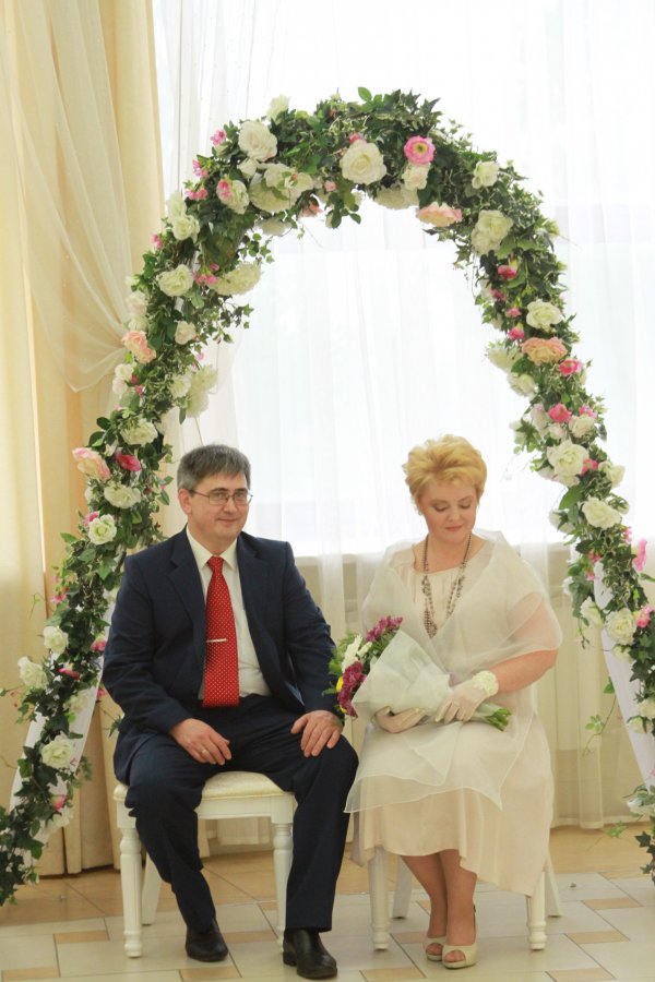 8 сентября 2015 года во Дворце торжеств отметили свой серебряный юбилей супруги Мирзояновы, Рэгат Хамитович и Светлана Алексеевна