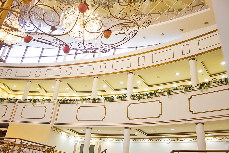 Вид на балкон с холла Индивидуальный маршрут