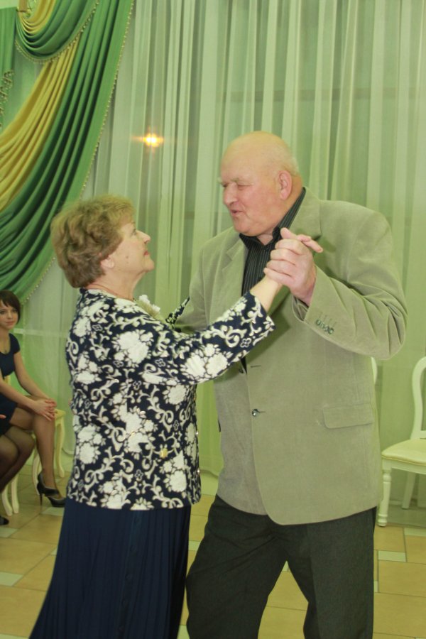 26 ноября 2015 года во Дворце торжеств отпраздновали свой золотой юбилей супруги Козловы, Владимир Захарович и Алла Федоровна