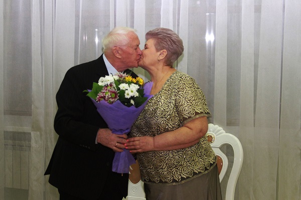 25 декабря  2015 года во Дворце торжеств отпраздновали свой золотой юбилей супруги Доровских , Юрий Петрович и Светлана Зиновьевна.