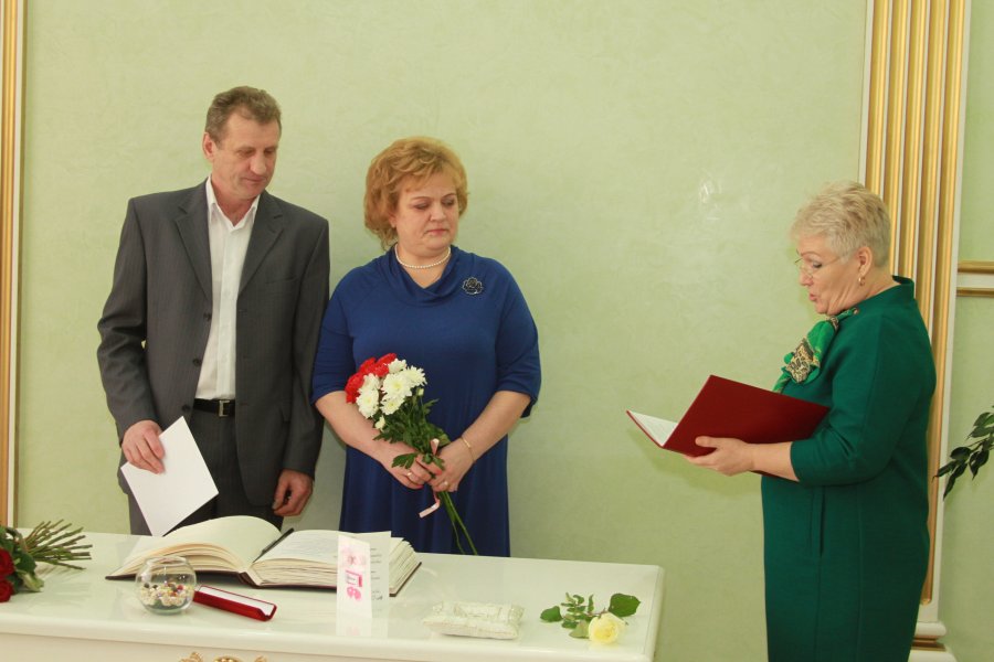 30 января 2016 года во Дворце торжеств отпраздновали свой жемчужный юбилей супруги Ященко Александр Степанович и Римма Михайловна