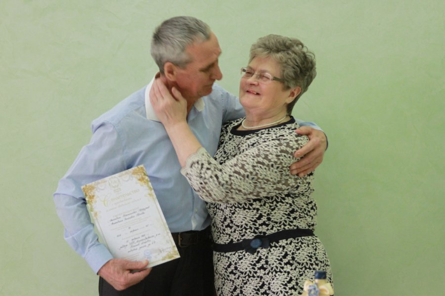 25 февраля отпраздновали свой золотой юбилей супруги Меркурьевы Валентин Евлампиевич и Валентина Семеновна 25 февраля отпраздновали свой золотой юбилей супруги Меркурьевы Валентин Евлампиевич и Валентина Семеновна