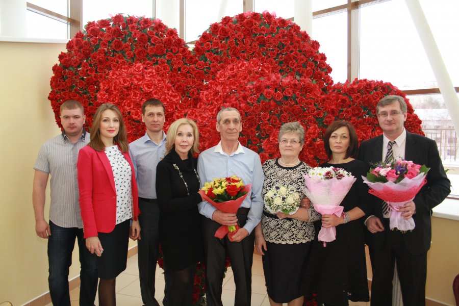 25 февраля отпраздновали свой золотой юбилей супруги Меркурьевы Валентин Евлампиевич и Валентина Семеновна 25 февраля отпраздновали свой золотой юбилей супруги Меркурьевы Валентин Евлампиевич и Валентина Семеновна