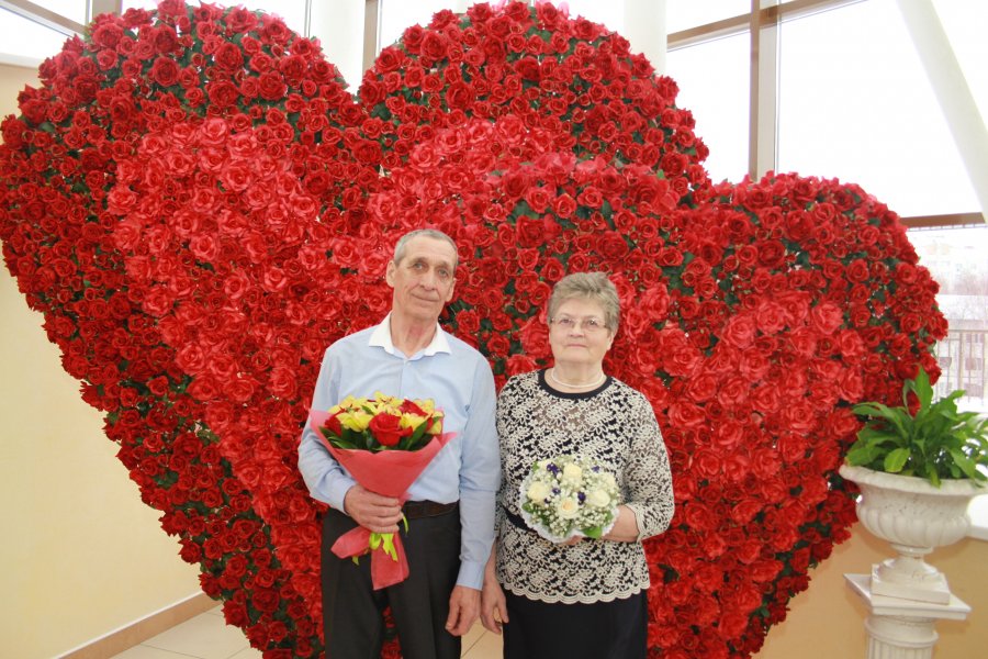 25 февраля отпраздновали свой золотой юбилей супруги Меркурьевы  Валентин Евлампиевич и Валентина Семеновна