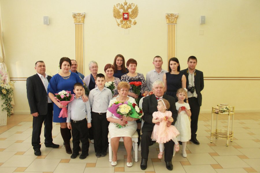 4 марта отпраздновали свой золотой юбилей супруги Немановы Виктор Николаевич и Валентина Николаевна