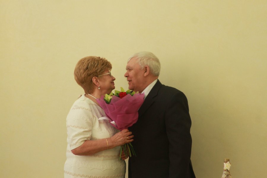 4 марта отпраздновали свой золотой юбилей супруги Немановы Виктор Николаевич и Валентина Николаевна