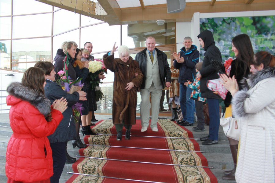 26 марта 2016 года во Дворце торжеств отпраздновали золотой юбилей супруги Гнучие Александр Иванович и Галина Федоровна