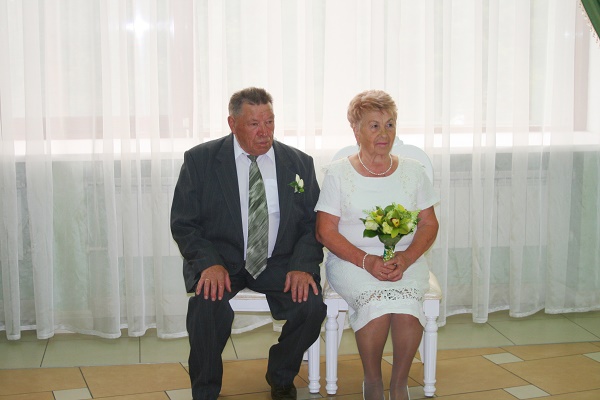 28 мая 2016 года во Дворце торжеств отметили свой изумрудный юбилей супруги Артеевы Борис Иванович и Мария Семеновна