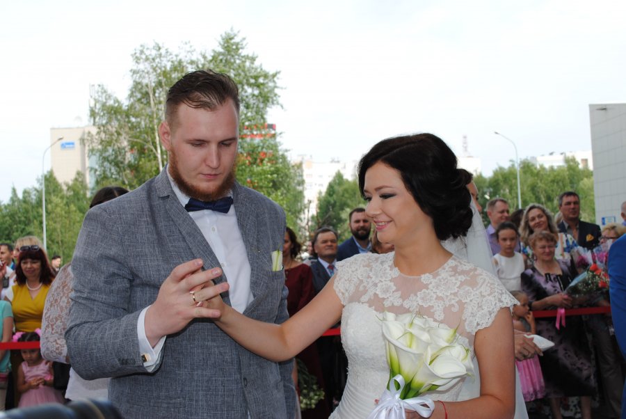 08.07. 2016 года во Дворце торжеств состоялась массовая регистрация браков
