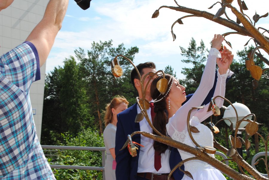 08.07. 2016 года во Дворце торжеств состоялась массовая регистрация браков