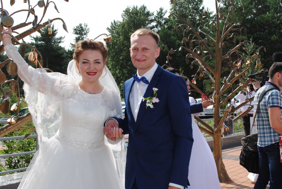 08.07. 2016 года во Дворце торжеств состоялась массовая регистрация браков