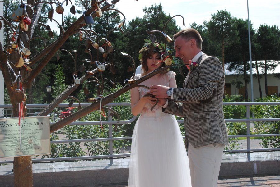 08.07. 2016 года во Дворце торжеств состоялась массовая регистрация браков