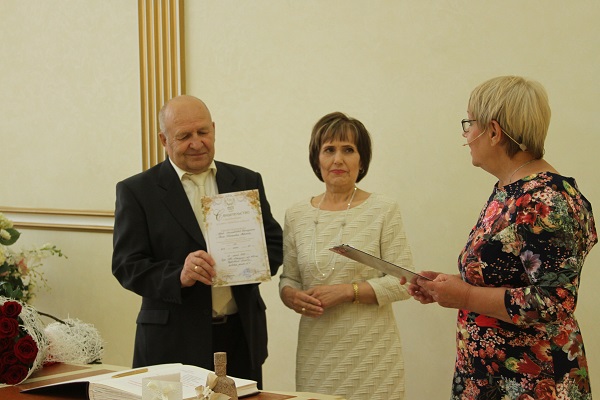 25.06.2016 года отметили золотой юбилей супруги Тимошенко Юрий Михайлович и Нелли Степановна 25.06.2016 года отметили золотой юбилей супруги Тимошенко Юрий Михайлович и Нелли Степановна