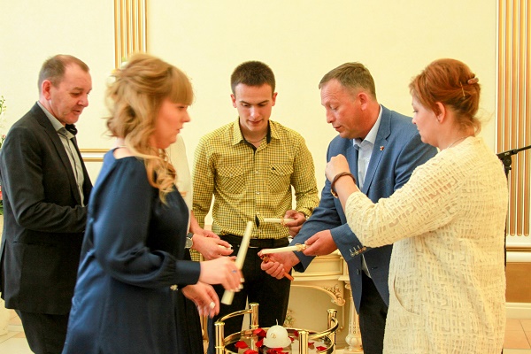 16.06.2016 года отпраздновали свой золотой юбилей супруги Лелекины Виктор Васильевич и Ираида Ивановна 16.06.2016 года отпраздновали свой золотой юбилей супруги Лелекины Виктор Васильевич и Ираида Ивановна