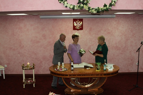 27 августа 2016 года отметили золотой юбилей супруги Колодяжные Иван Николаевич и Ираида Федоровна. 27 августа 2016 года отметили золотой юбилей супруги Колодяжные Иван Николаевич и Ираида Федоровна.