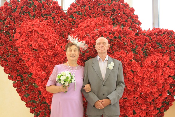 27 августа 2016 года отметили золотой юбилей супруги Колодяжные Иван Николаевич и Ираида Федоровна. 27 августа 2016 года отметили золотой юбилей супруги Колодяжные Иван Николаевич и Ираида Федоровна.