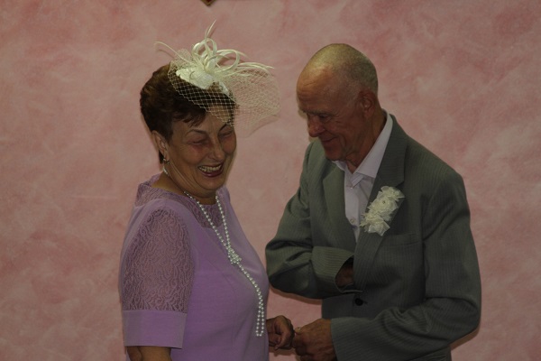 27 августа 2016 года отметили золотой юбилей супруги Колодяжные Иван Николаевич и Ираида Федоровна. 27 августа 2016 года отметили золотой юбилей супруги Колодяжные Иван Николаевич и Ираида Федоровна.