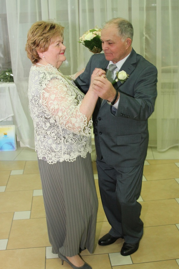 17 декабря 2016 года отметили золотой юбилей супруги Мироновы Владимир Григорьевич и Нина Николаевна