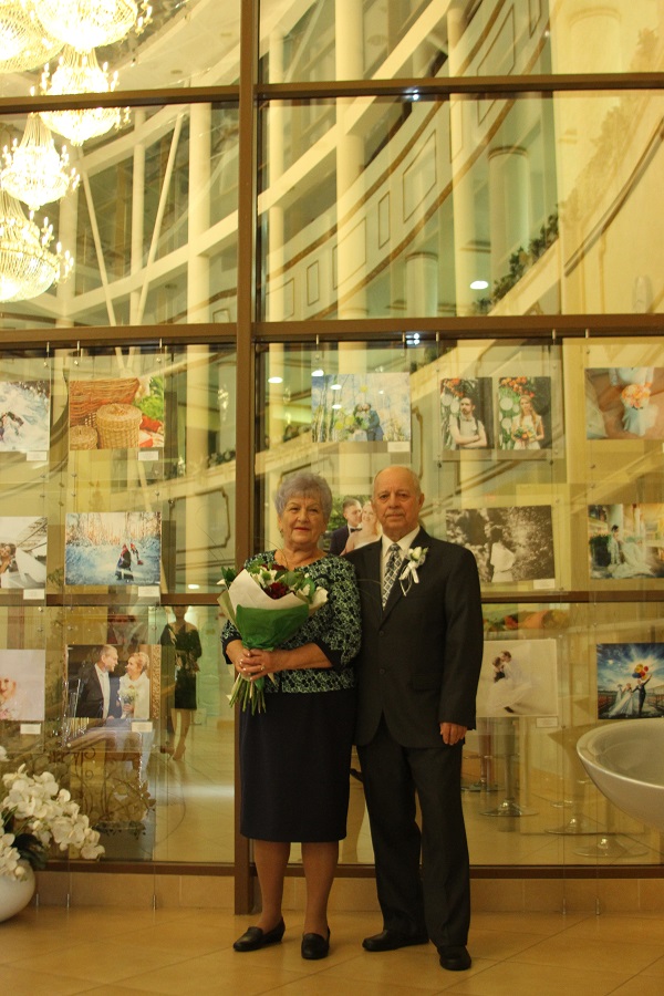 30 декабря 2016 года отпраздновали свой золотой юбилей супруги Кропивницкие Юрий Александрович и Екатерина Васильевна