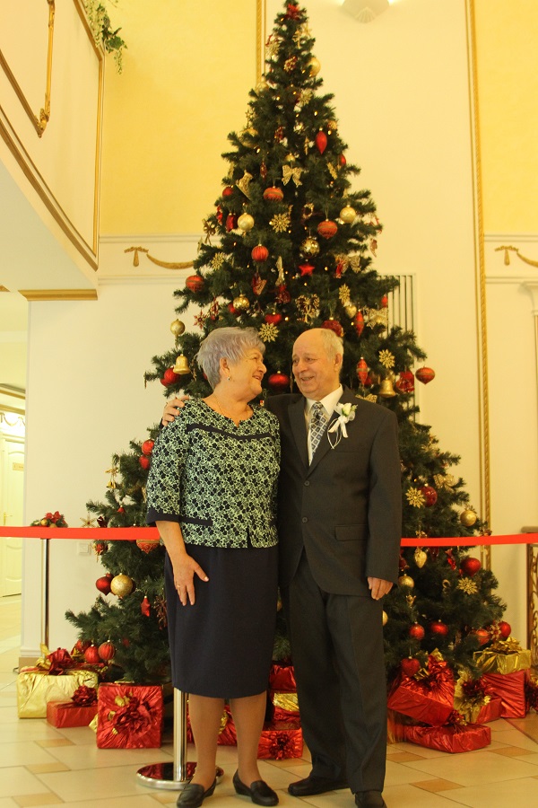 30 декабря 2016 года отпраздновали свой золотой юбилей супруги Кропивницкие Юрий Александрович и Екатерина Васильевна