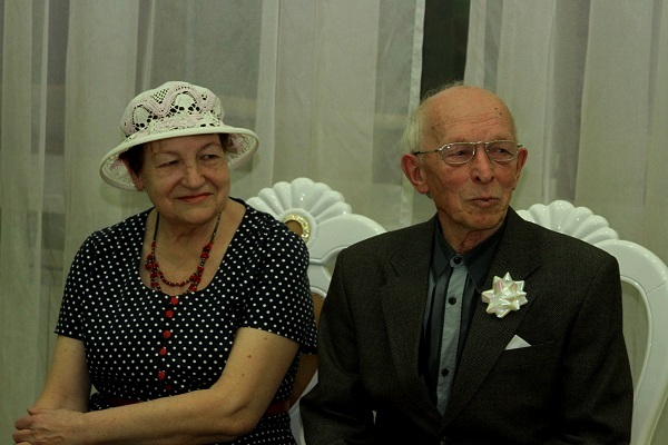 20 января 2017 года отметили золотой юбилей супруги Юрочкины Анатолий Аркадьевич и Алина Александровна