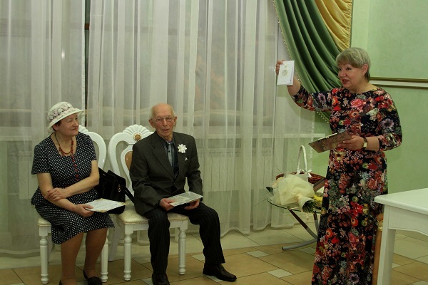 20 января 2017 года отметили золотой юбилей супруги Юрочкины Анатолий Аркадьевич и Алина Александровна