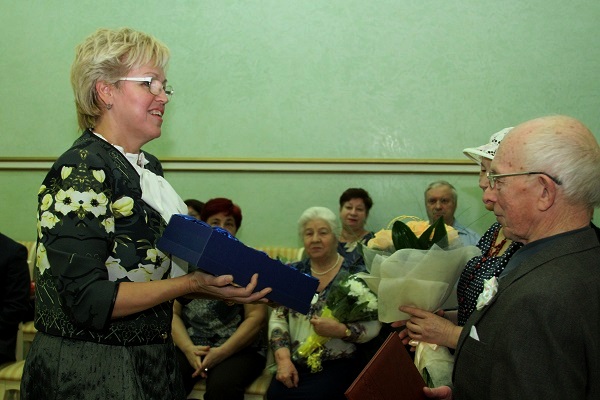 20 января 2017 года отметили золотой юбилей супруги Юрочкины Анатолий Аркадьевич и Алина Александровна