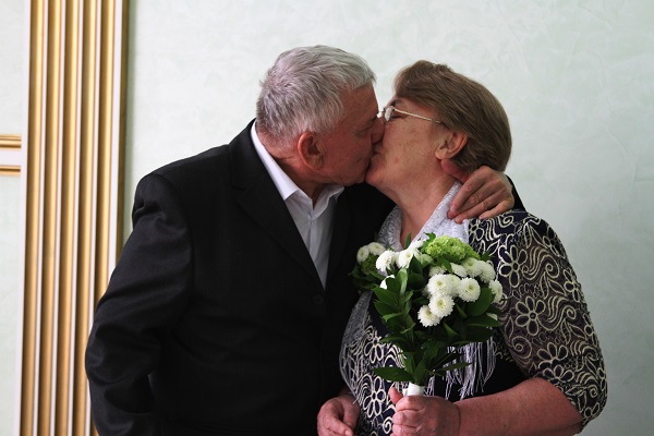 20 мая  2017 года во Дворце торжеств отметили свой золотой юбилей супруги Самардак