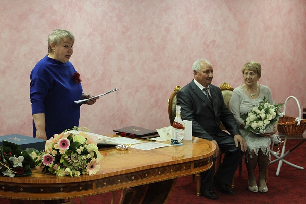 9 июня 2017 года отметили золотой юбилей супруги Фролушины