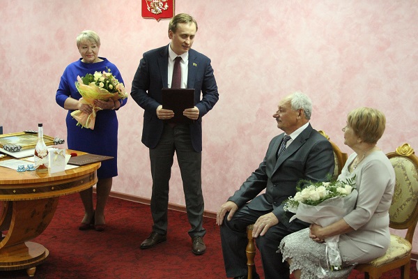 9 июня 2017 года отметили золотой юбилей супруги Фролушины