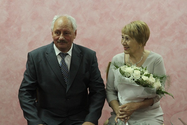 9 июня 2017 года отметили золотой юбилей супруги Фролушины