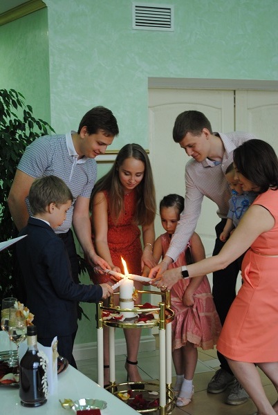 24 июня 2017 года во Дворце торжеств отметили золотой юбилей супруги Слеповы