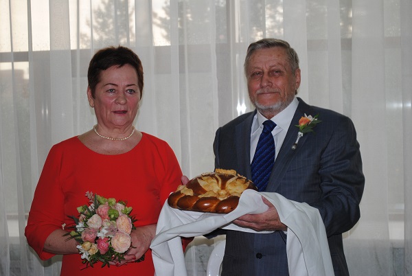 24 июня 2017 года во Дворце торжеств отметили золотой юбилей супруги Слеповы