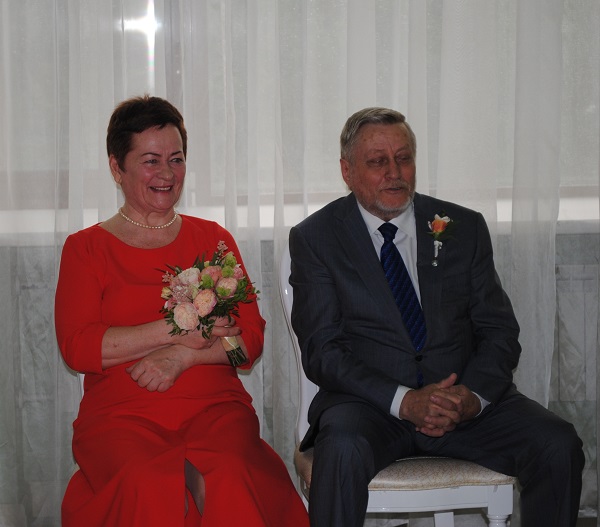 24 июня 2017 года во Дворце торжеств отметили золотой юбилей супруги Слеповы