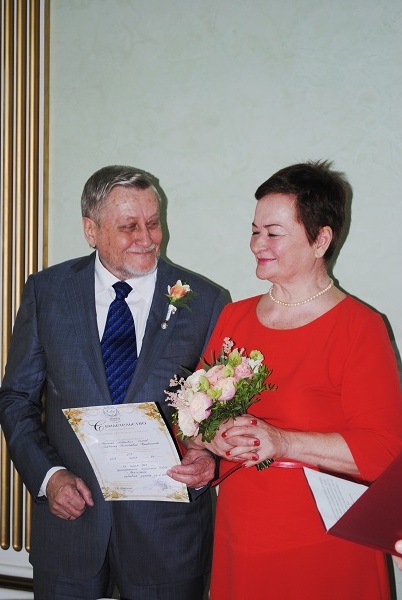 24 июня 2017 года во Дворце торжеств отметили золотой юбилей супруги Слеповы