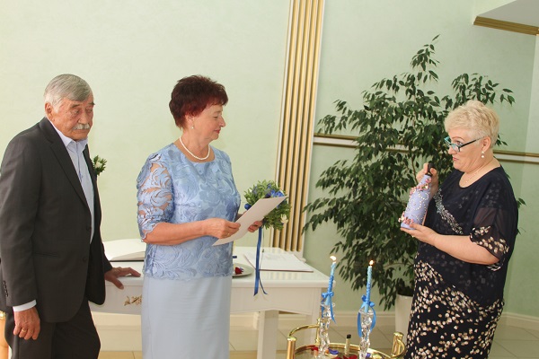 21 июля 2017 года  отметили сапфировый юбилей супруги Гневановы