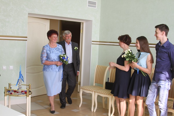 21 июля 2017 года  отметили сапфировый юбилей супруги Гневановы