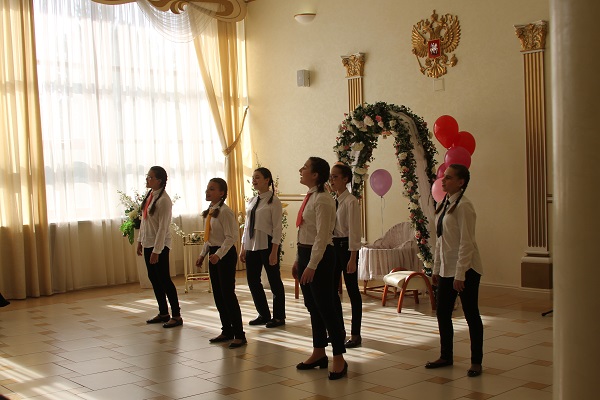 1 апреля во Дворце торжеств прошел праздник