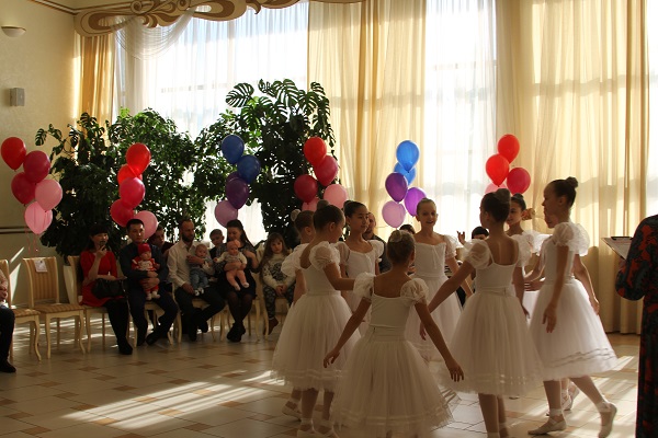 1 апреля во Дворце торжеств прошел праздник
