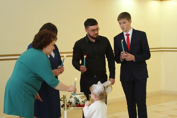 05 июня 2018 года во Дворце торжеств отметили золотой юбилей супруги Аверкины 