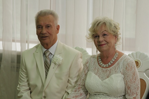 21 августа во Дворце торжеств отметили золотой юбилей супруги Костровы 21 августа во Дворце торжеств отметили золотой юбилей супруги Костровы