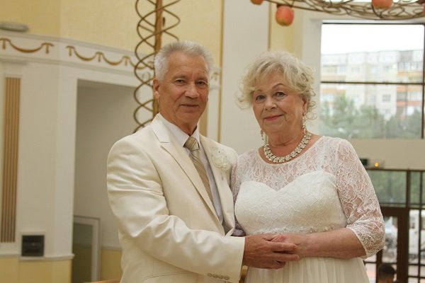 21 августа во Дворце торжеств отметили золотой юбилей супруги Костровы