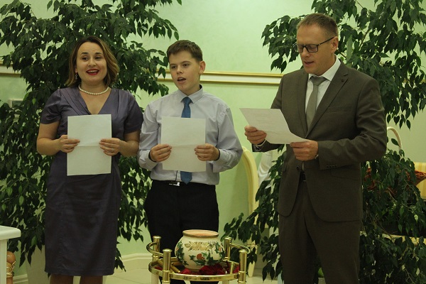 29 сентября 2018 года во Дворце торжеств отметили золотой юбилей супруги Толстенко