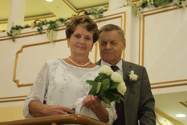29 сентября 2018 года во Дворце торжеств отметили золотой юбилей супруги Толстенко