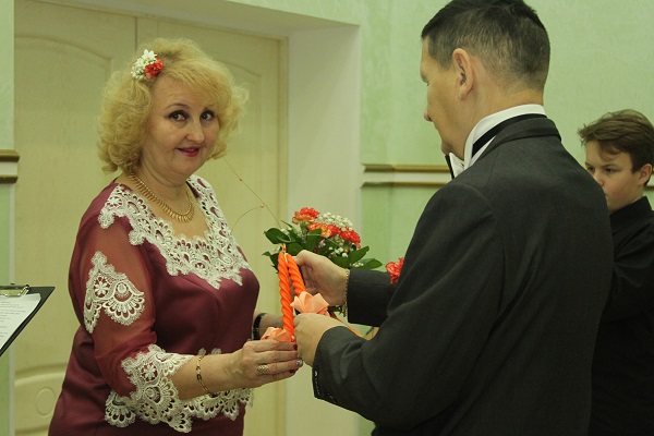 27 октября во Дворце торжеств отметили коралловый юбилей супруги Давыдовы