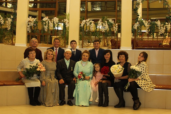 16 ноября 2018 года во Дворце торжеств отметили золотой юбилей супруги Ишгарины