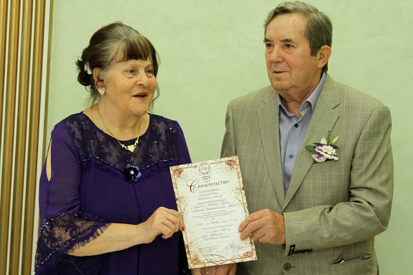 04 декабря 2018 года во Дворце торжеств отметили бриллиантовый юбилей супруги Гурины